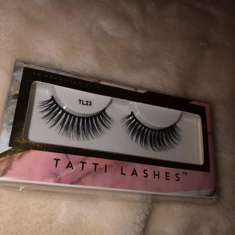 Eyelashes - Picture 8 of 8